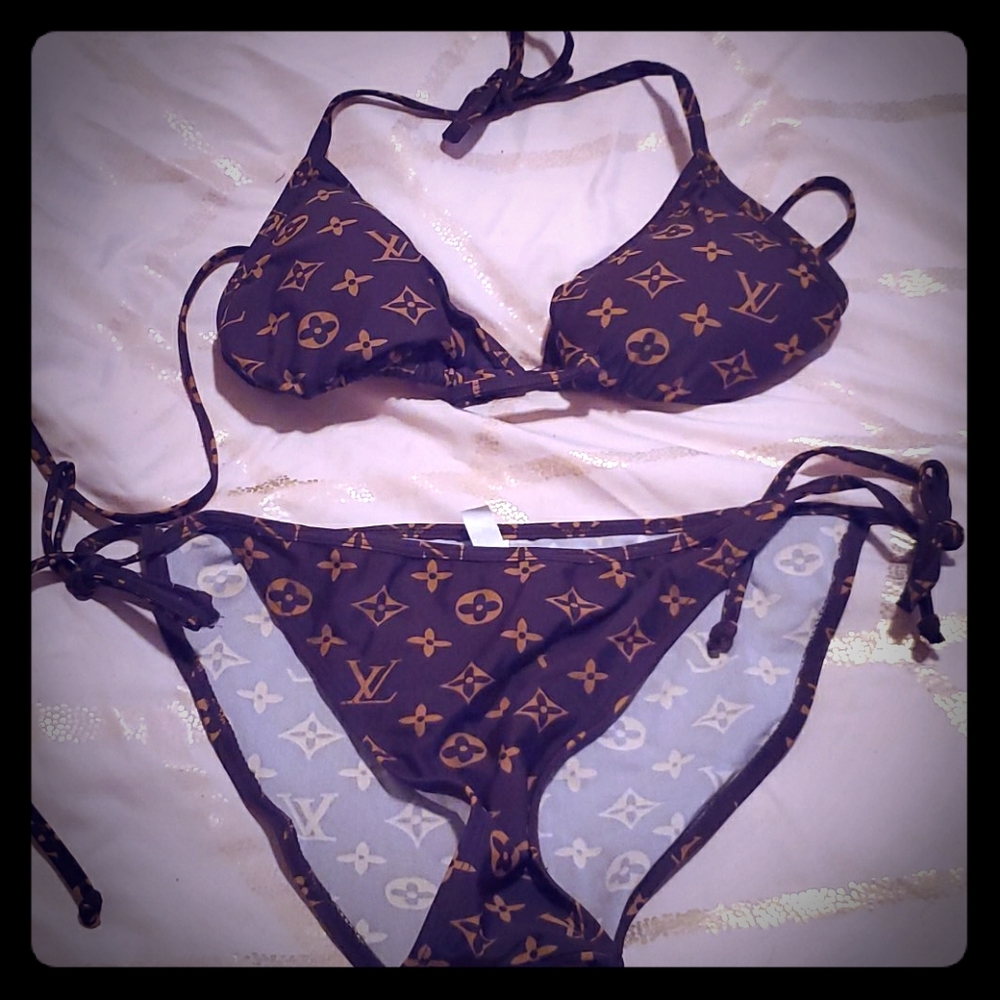 Brown bikini